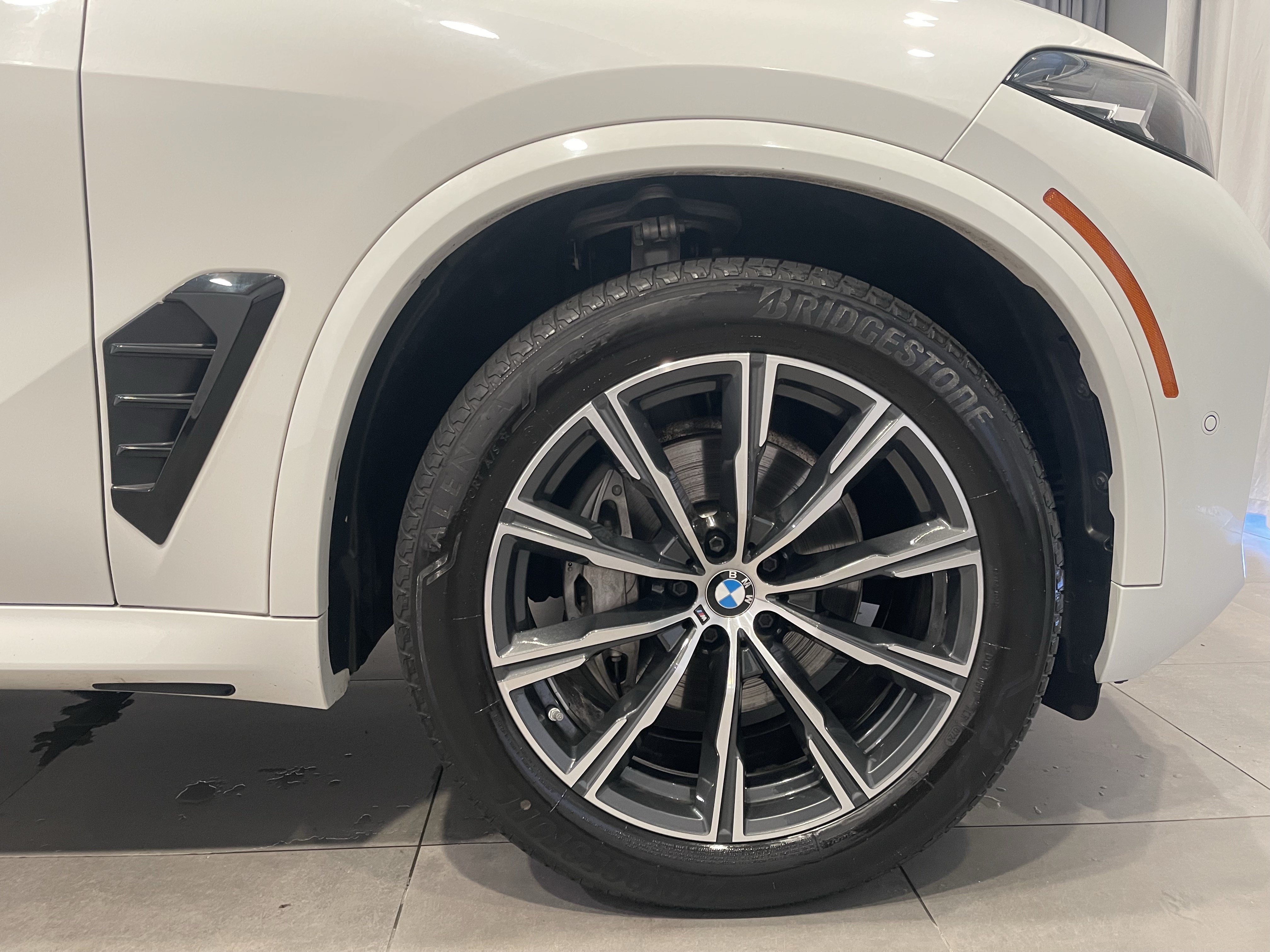 Certified 2024 BMW X5 xDrive40i w/ M Sport Package AWD/4WD image 10