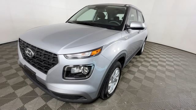 Used 2025 Hyundai Venue SE FWD image 10
