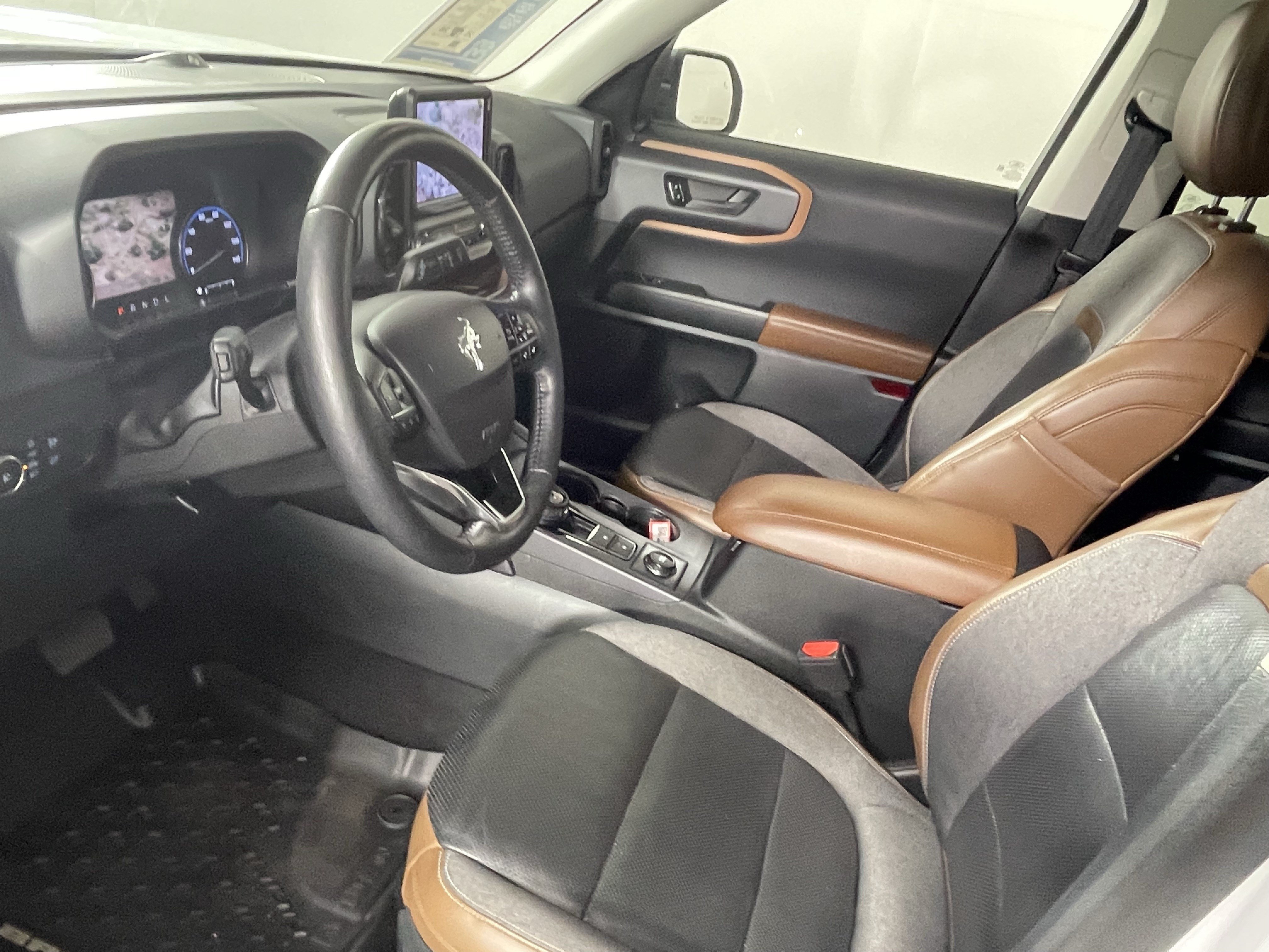 Used 2021 Ford Bronco Sport Outer Banks w/ Outer Banks Package AWD/4WD image 9