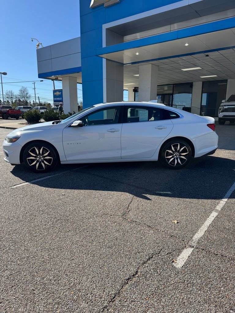 Used 2018 Chevrolet Malibu LT w/ Leather Package image 4
