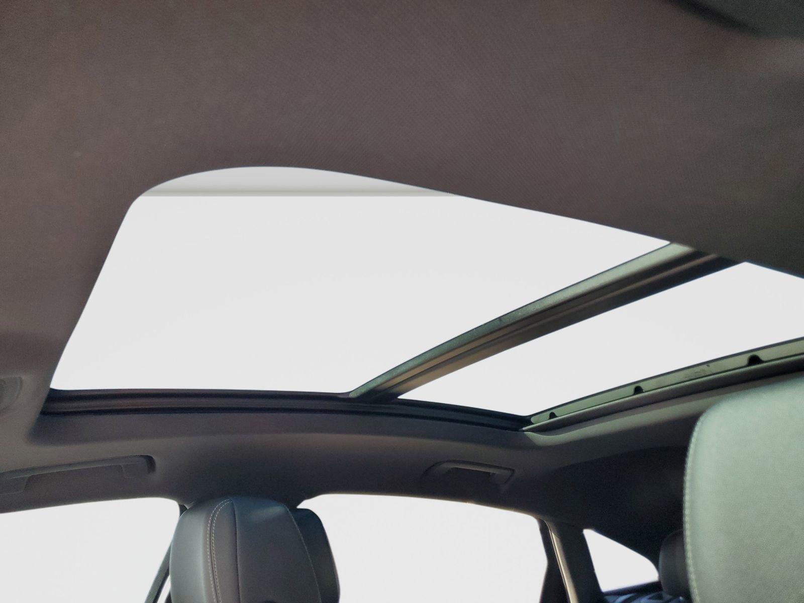 Used 2023 Audi e-tron Premium w/ Convenience Plus Package image 35