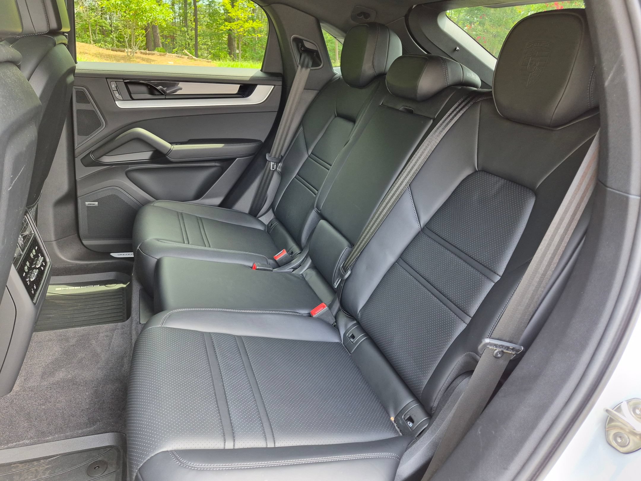 Certified 2024 Porsche Cayenne Coupe AWD/4WD image 21