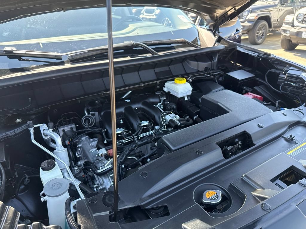 Used 2024 Nissan Pathfinder SV FWD image 29