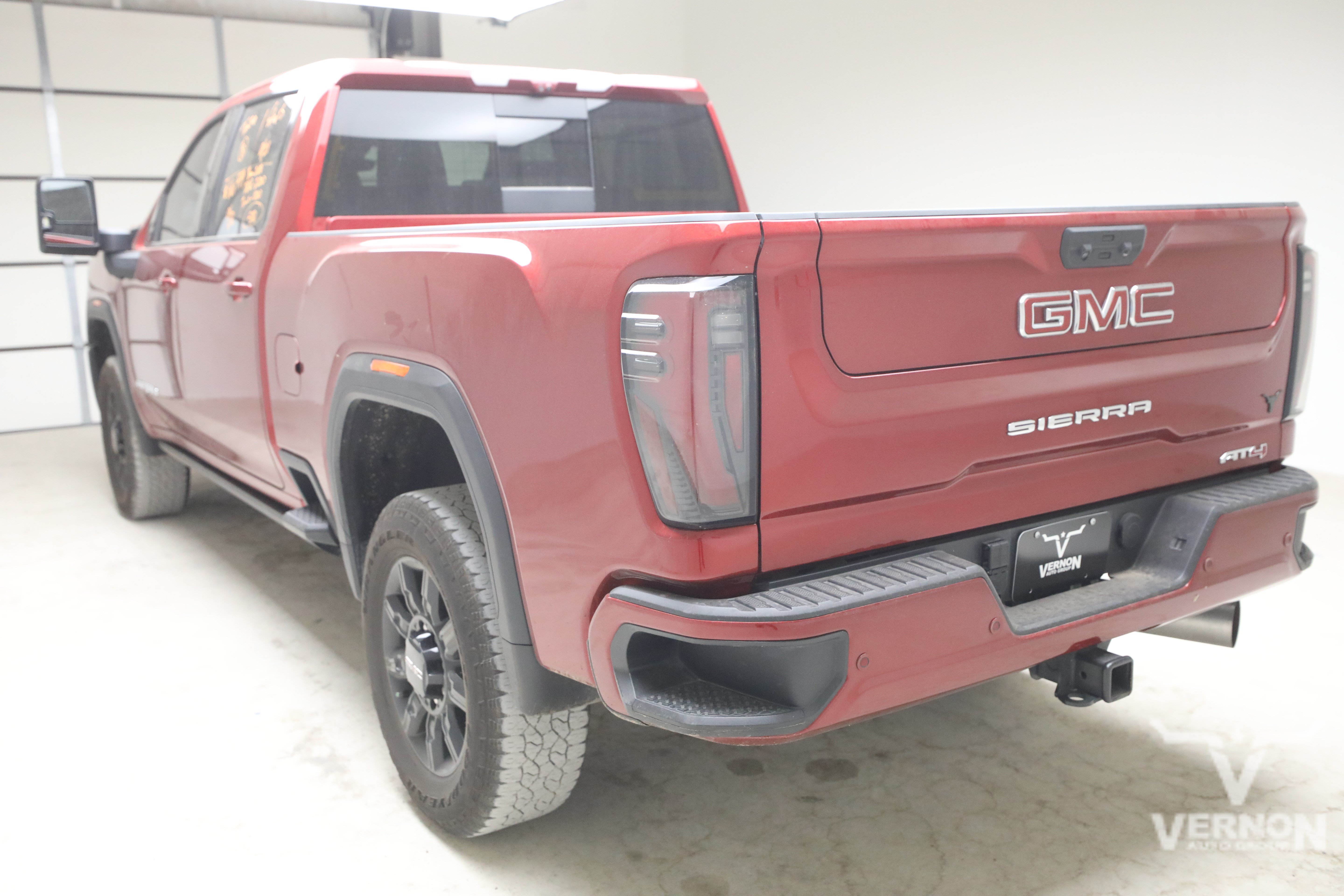 Used 2025 GMC Sierra 2500 AT4 w/ AT4 Premium Plus Package AWD/4WD image 2
