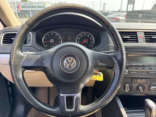 Used 2013 Volkswagen Jetta SE FWD image 17