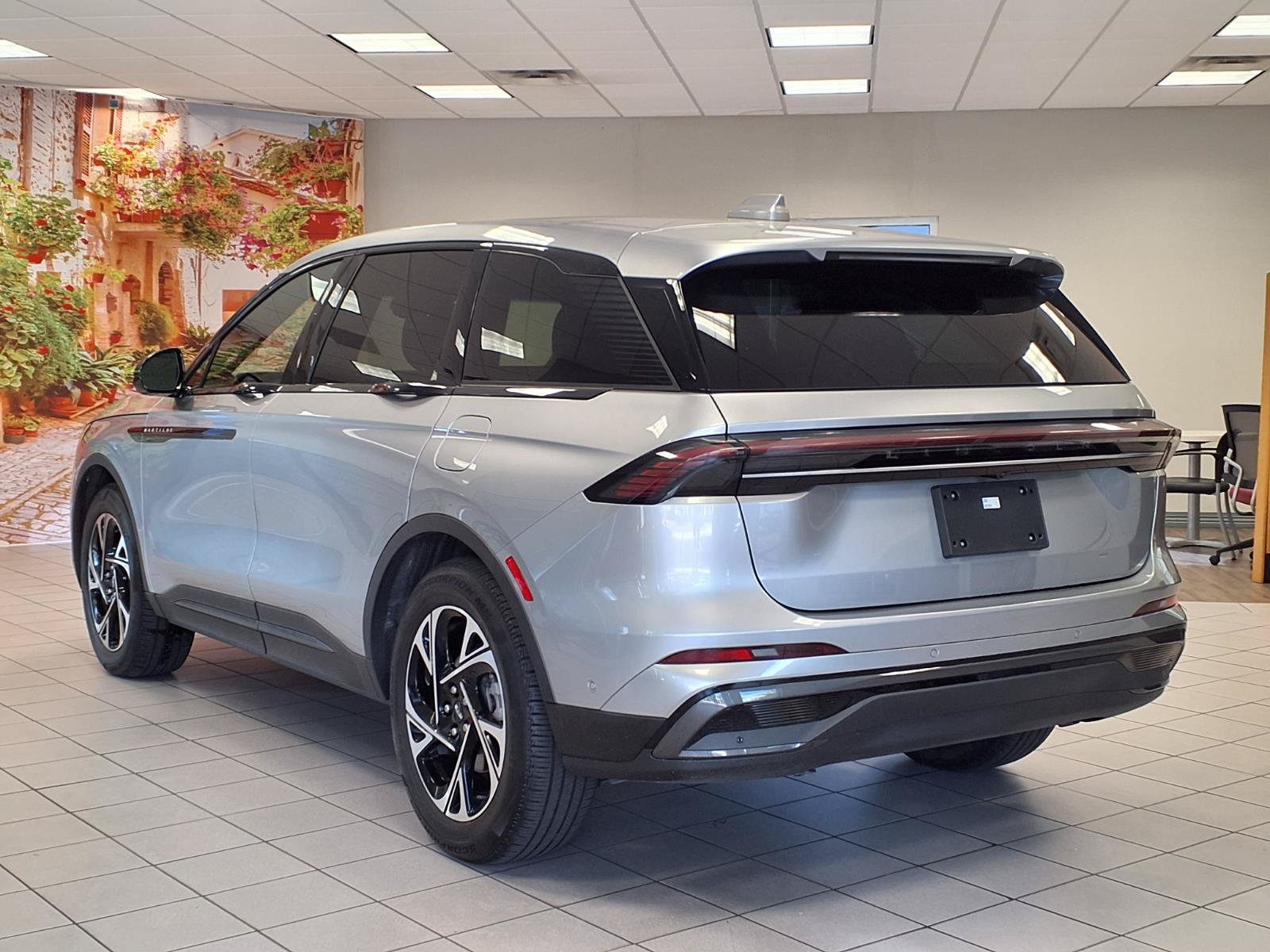 Used 2024 Lincoln Nautilus Premier w/ Jet Appearance Package AWD/4WD image 3