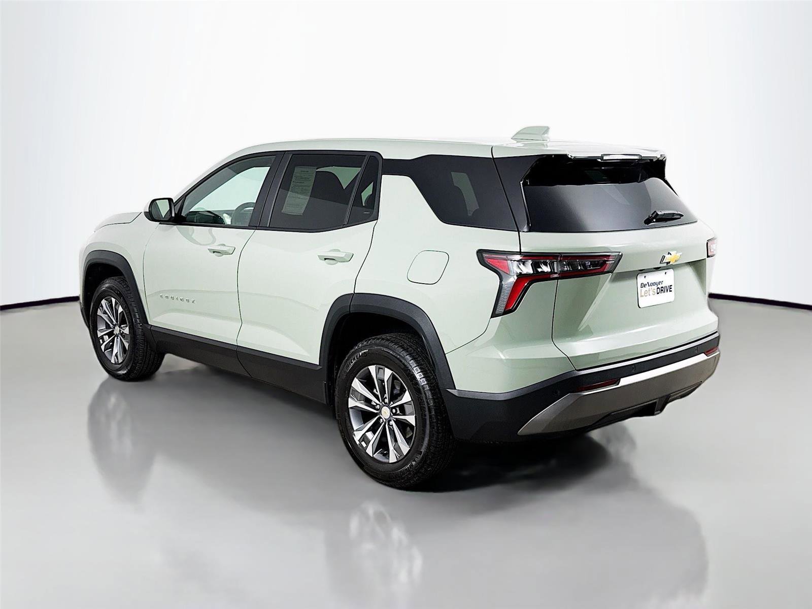 Used 2025 Chevrolet Equinox LT image 7