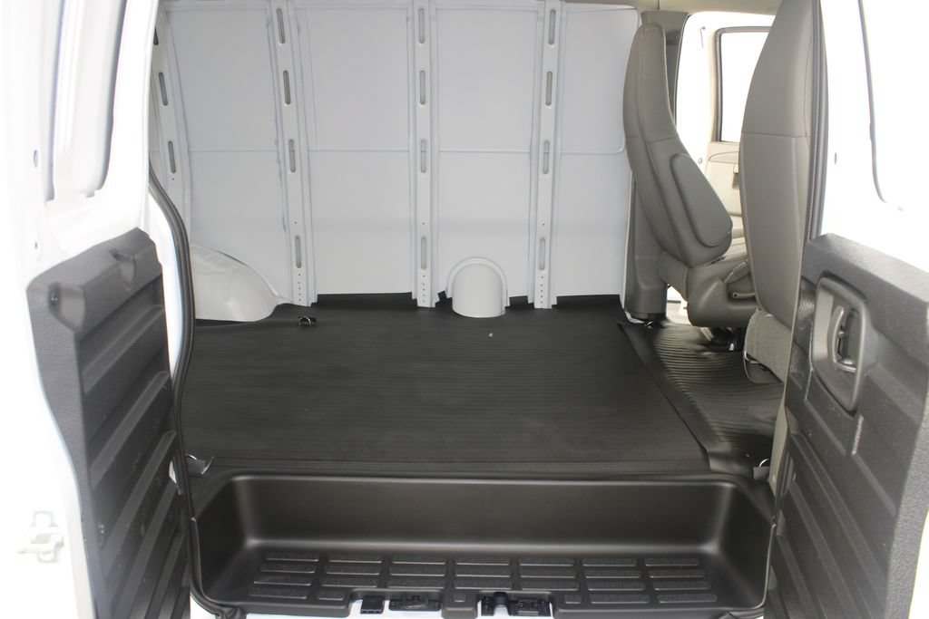 New 2026 Chevrolet Express 2500 w/ Driver Convenience Package RWD image 15