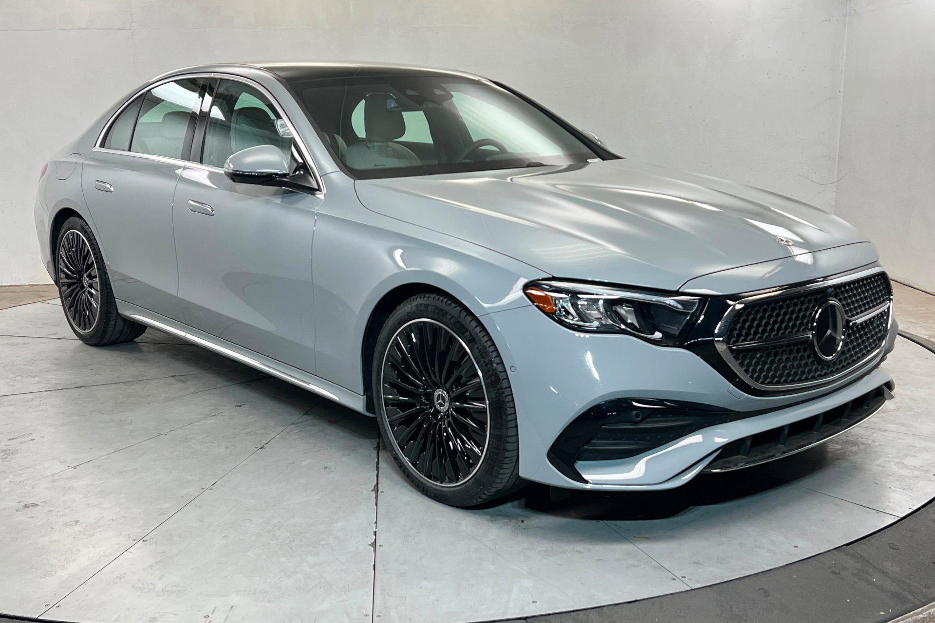 New 2026 Mercedes-Benz E 350 4MATIC Sedan image 7