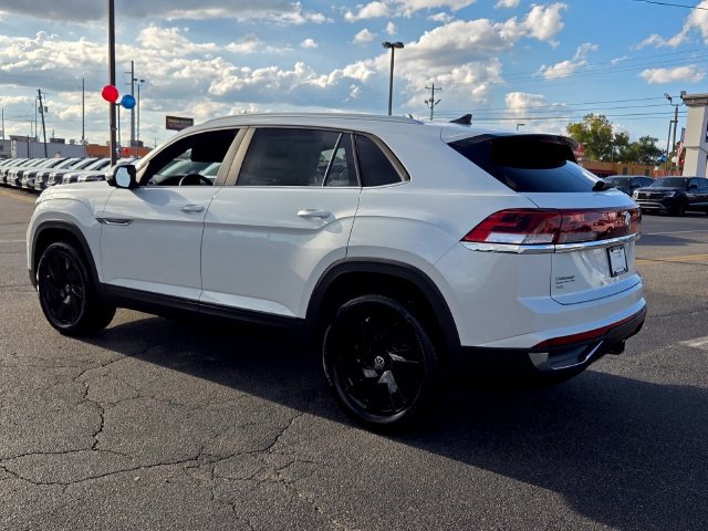 New 2026 Volkswagen Atlas Cross Sport SE FWD image 9