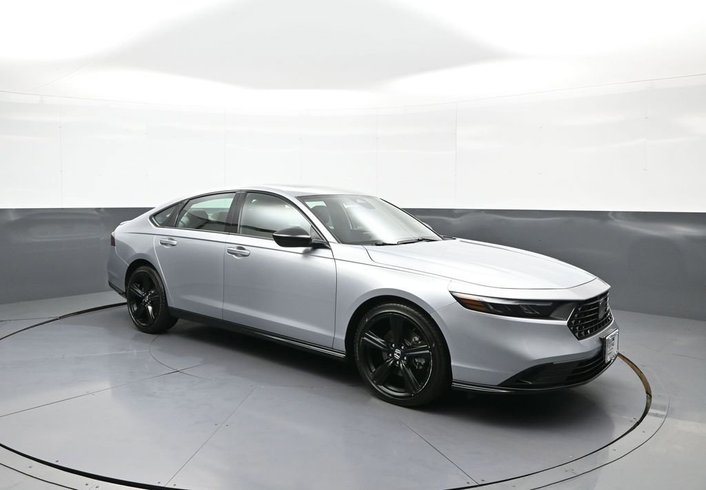 Used 2025 Honda Accord Sport image 4
