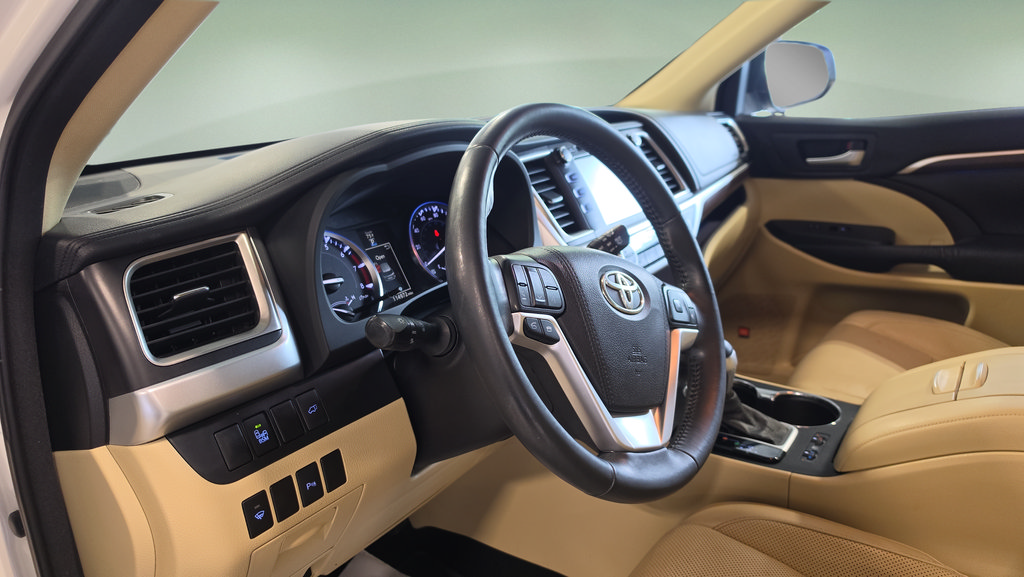 Used 2015 Toyota Highlander Limited AWD/4WD image 12
