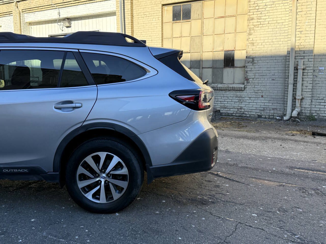 Used 2020 Subaru Outback Premium AWD/4WD image 18