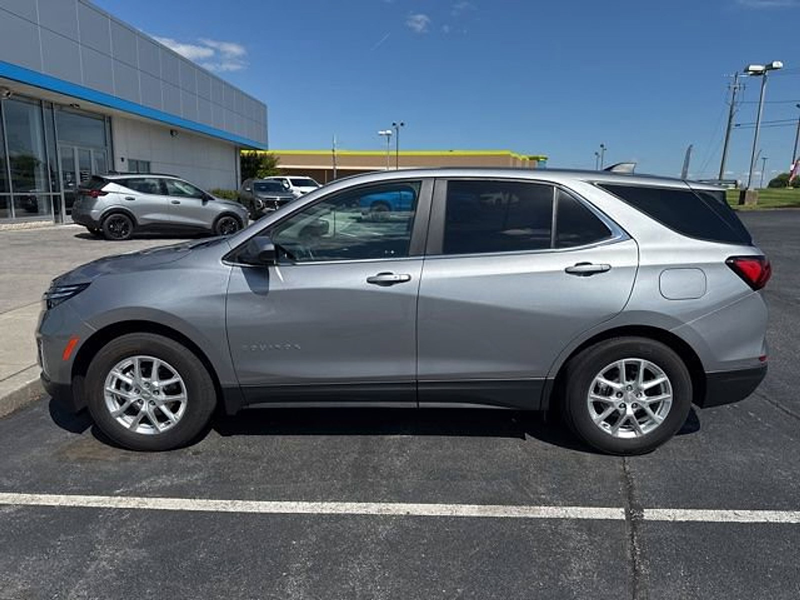 Used 2024 Chevrolet Equinox LT FWD image 5