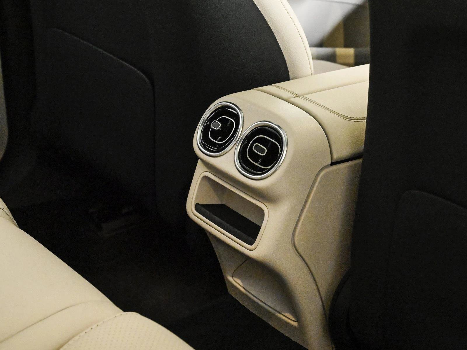 Used 2025 Mercedes-Benz GLC 350e 4MATIC image 19