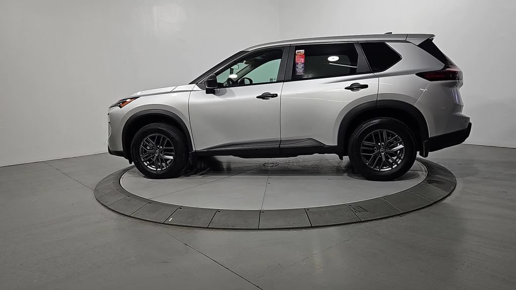 Certified 2025 Nissan Rogue S AWD/4WD image 2