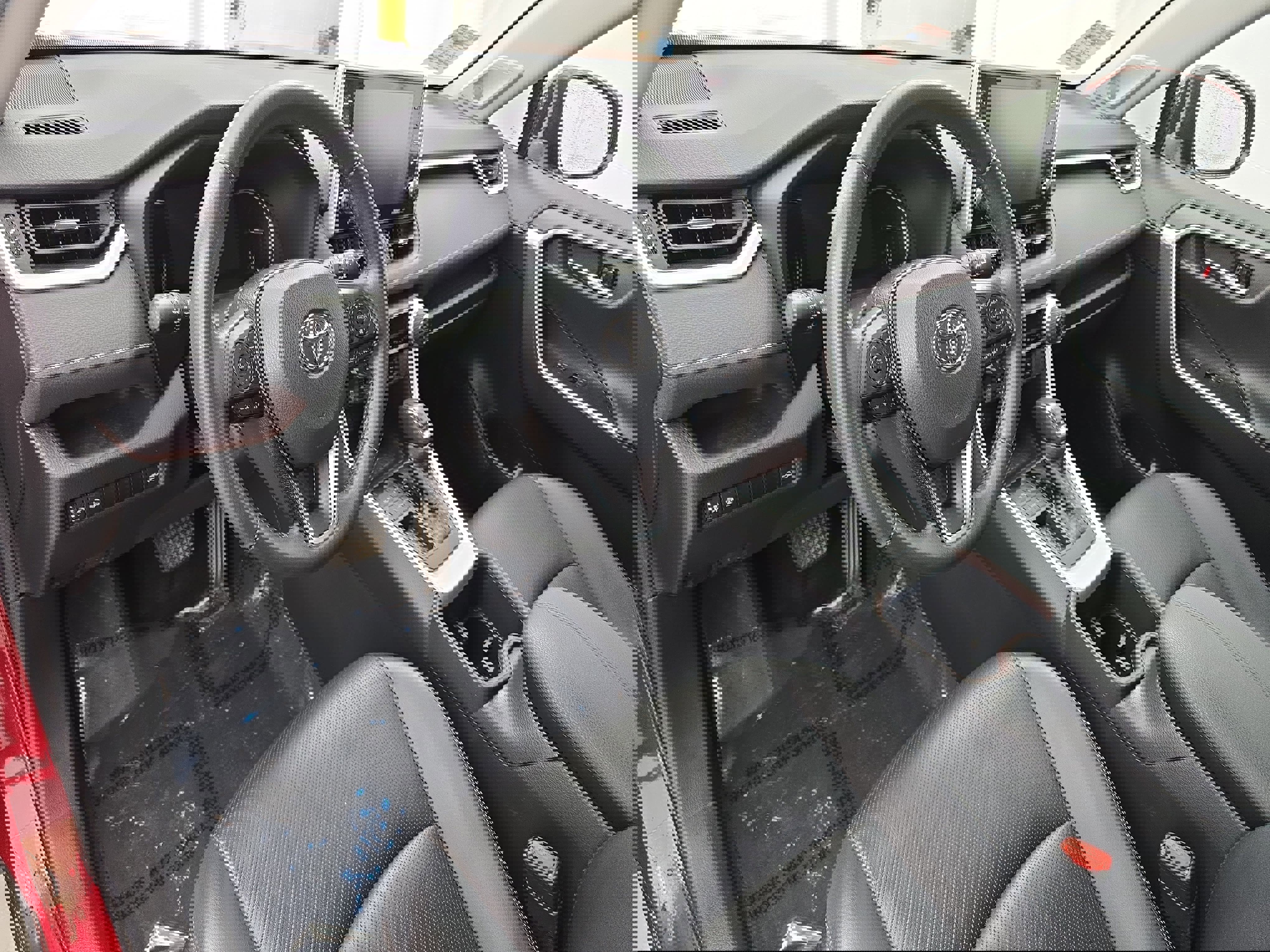 Used 2022 Toyota RAV4 Limited image 16