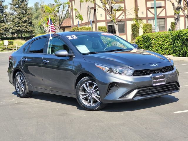 Used 2022 Kia Forte LXS image 2