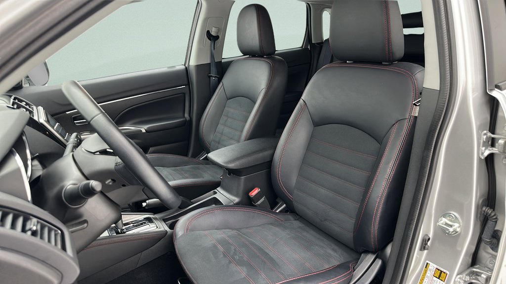 Used 2025 Mitsubishi Outlander Sport AWD image 15