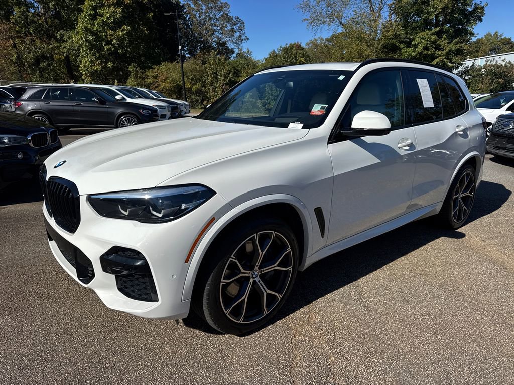 Used 2022 BMW X5 sDrive40i w/ M Sport Package RWD image 3