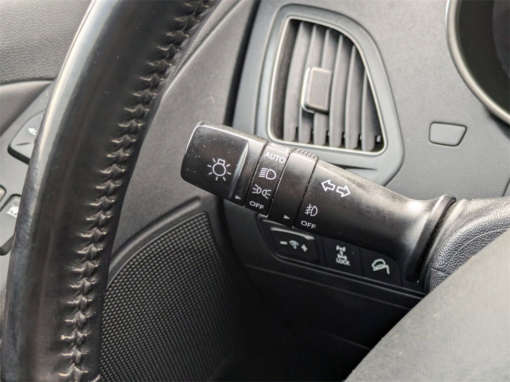 Used 2015 Hyundai Tucson SE image 21