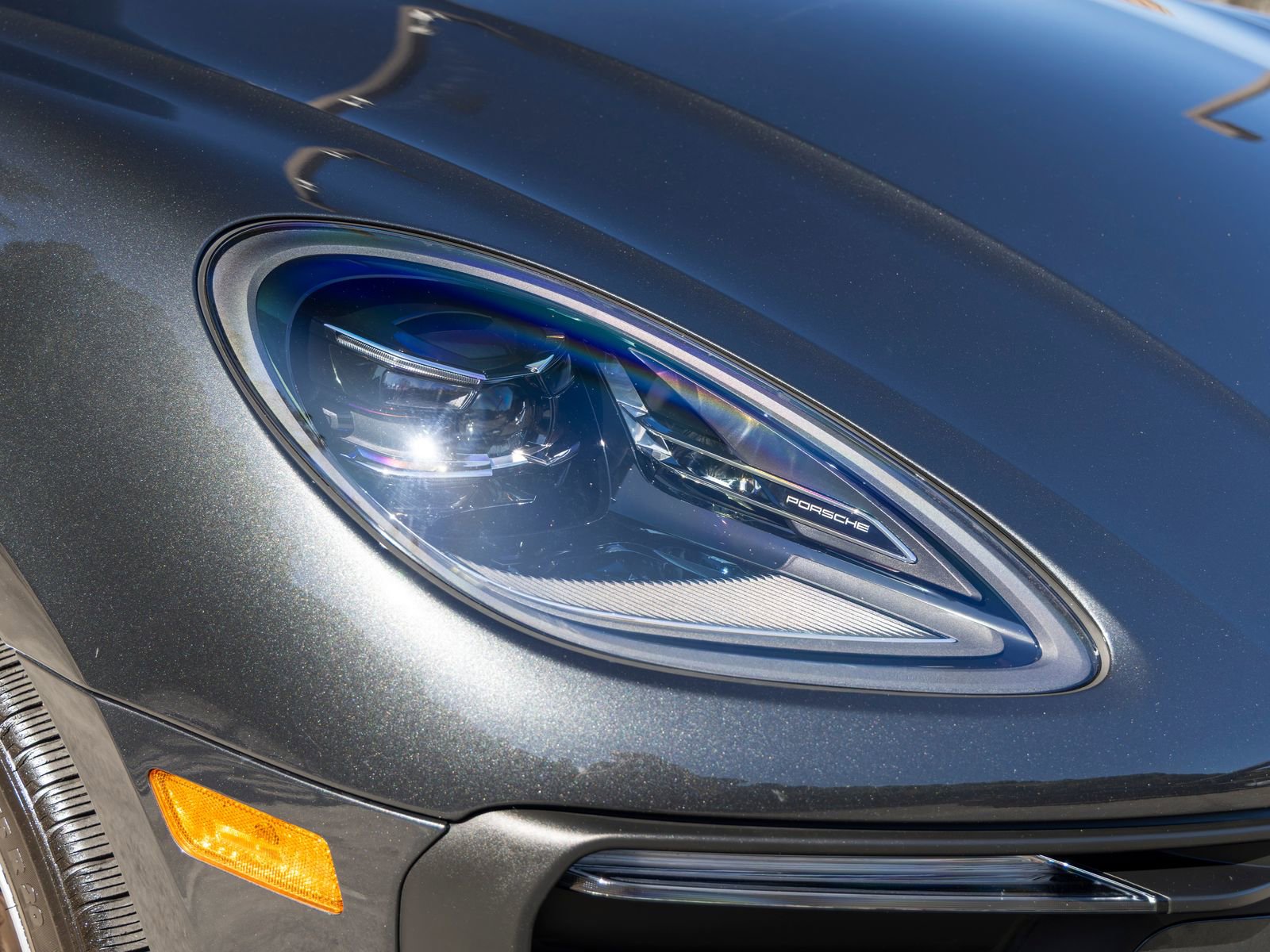 Certified 2024 Porsche Macan image 15