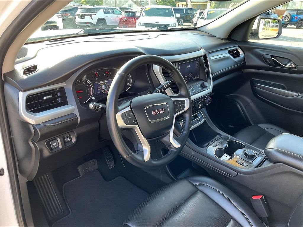 Used 2023 GMC Acadia SLT w/ Preferred Package AWD/4WD image 8