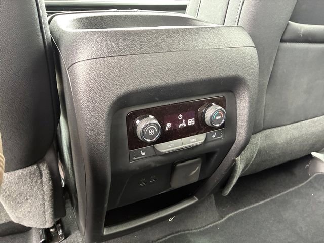 New 2026 Chevrolet Traverse High Country image 18