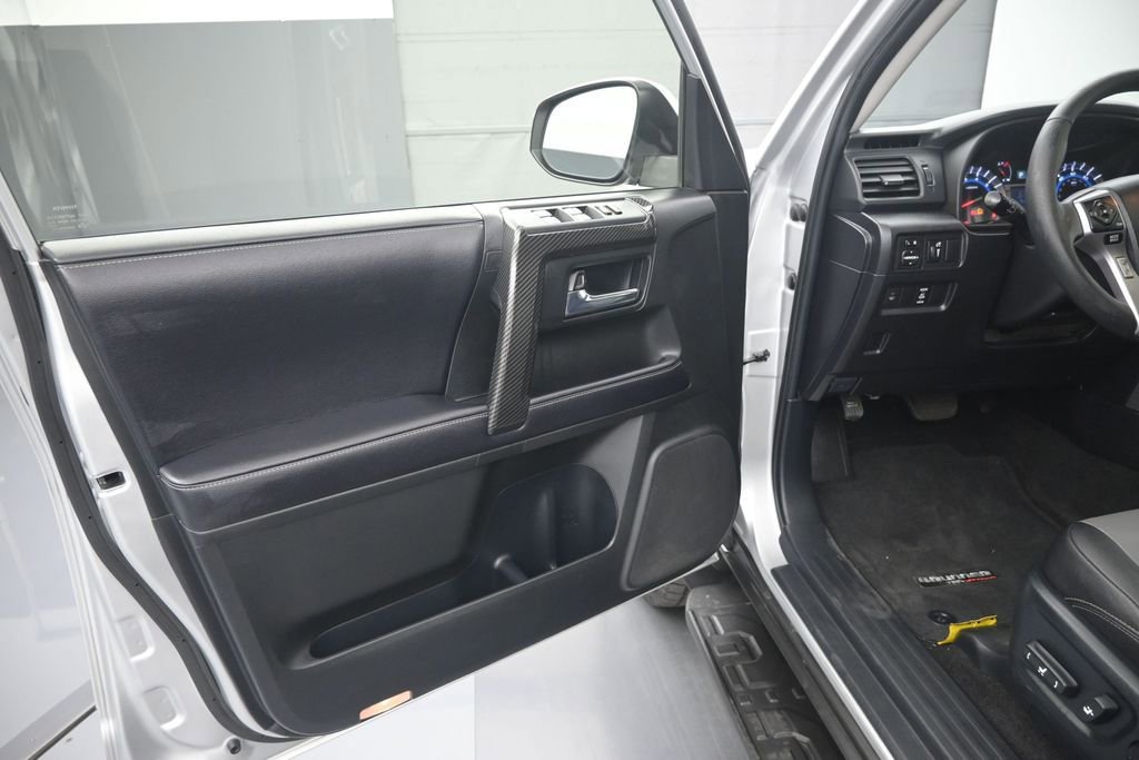 Used 2018 Toyota 4Runner SR5 Premium RWD image 14