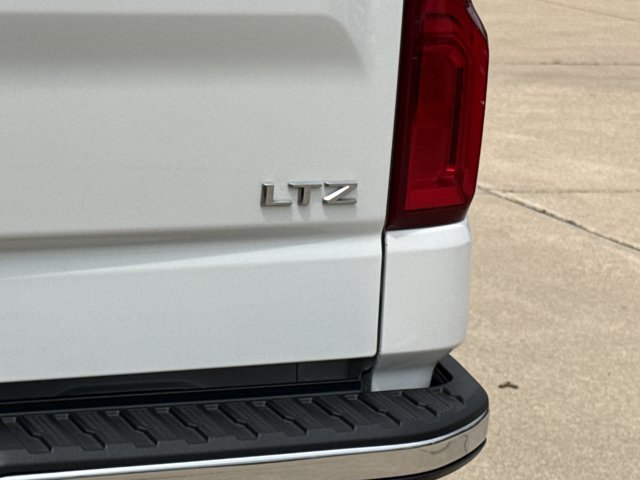 Used 2024 Chevrolet Silverado 1500 LTZ w/ Z71 Off-Road Package AWD/4WD image 9