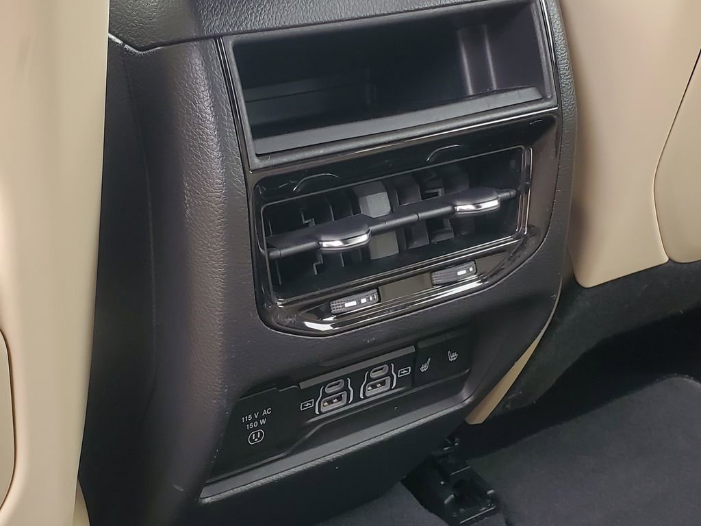 Used 2024 Jeep Grand Cherokee Limited image 32