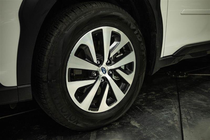 Used 2025 Subaru Outback Premium AWD/4WD image 3