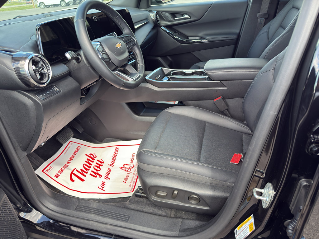 Used 2025 Chevrolet Equinox LT w/ Convenience Package II image 11