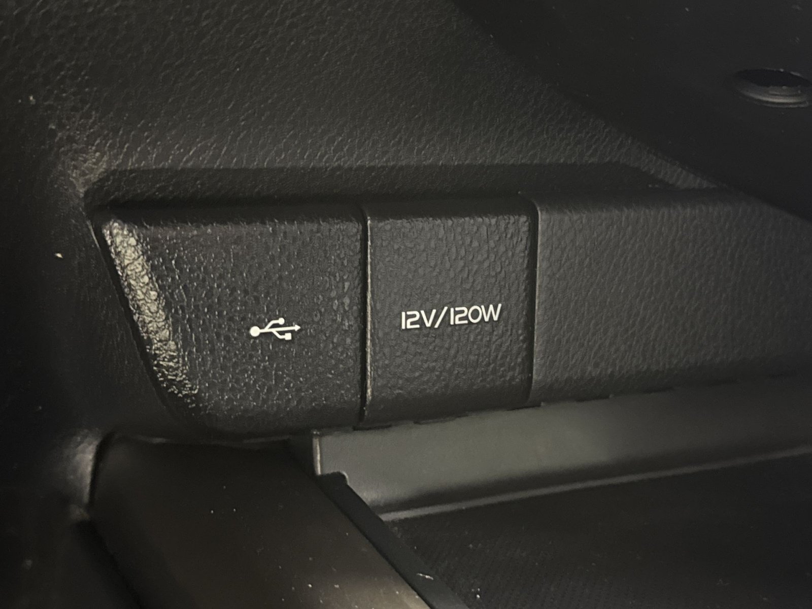 Used 2023 Toyota Camry SE AWD/4WD image 37
