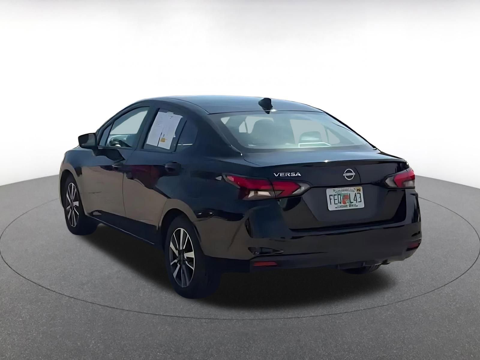 Used 2025 Nissan Versa SV image 10