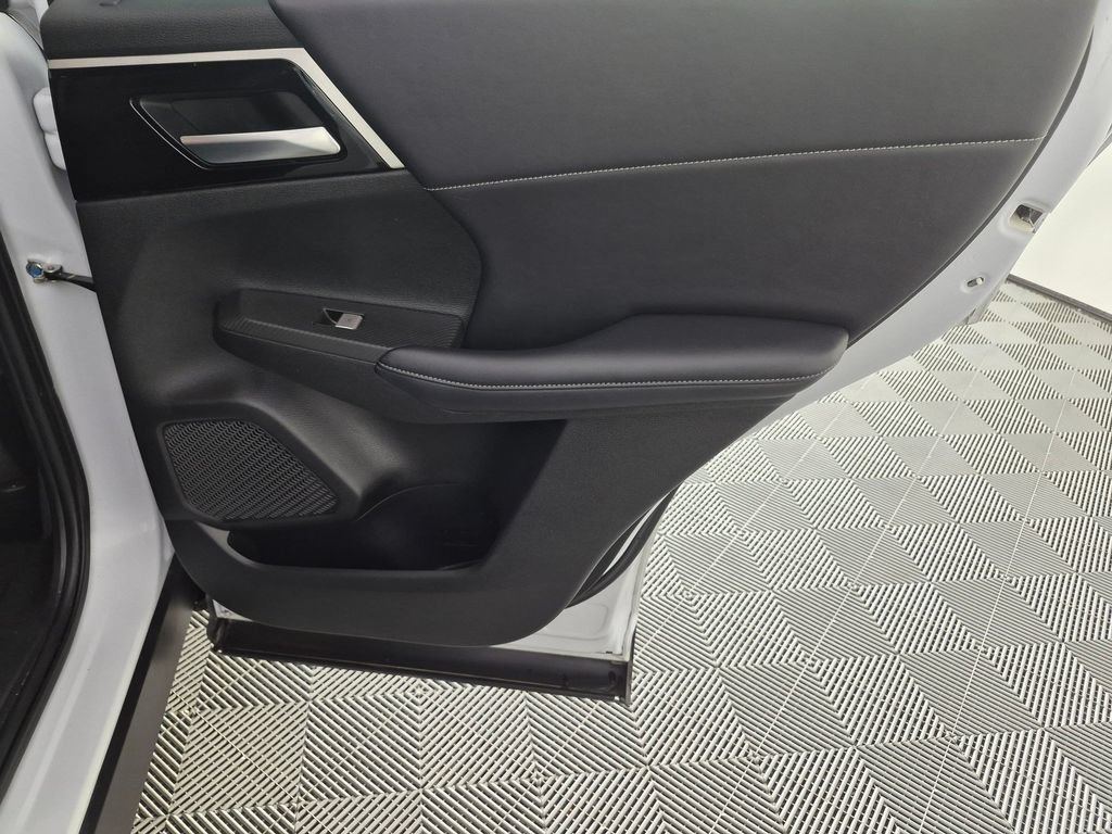Used 2023 Mitsubishi Outlander SE FWD image 31