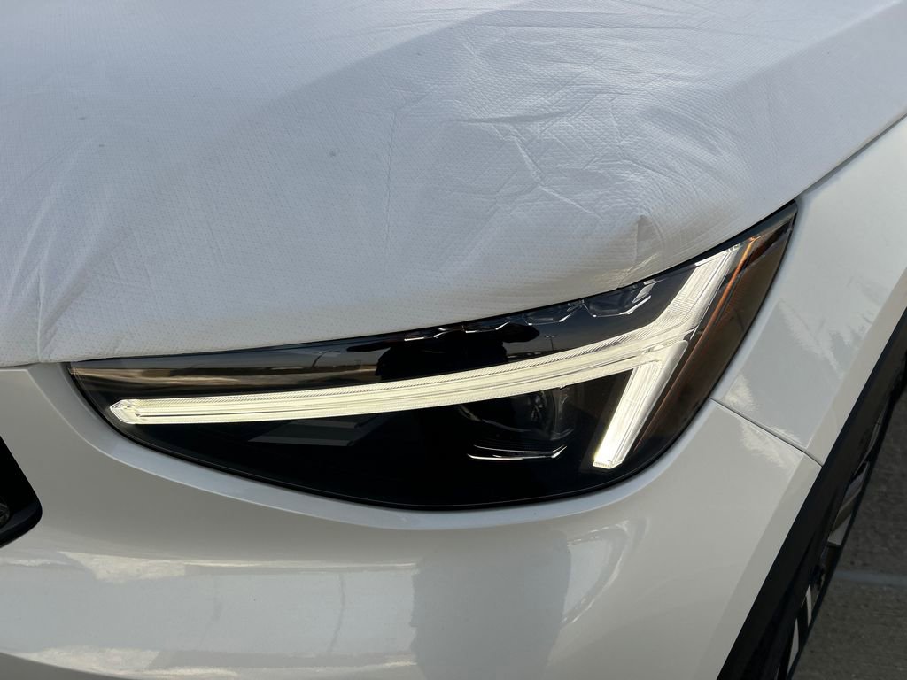 New 2026 Volvo XC40 B5 Ultra w/ Protection Package Premier AWD/4WD image 7