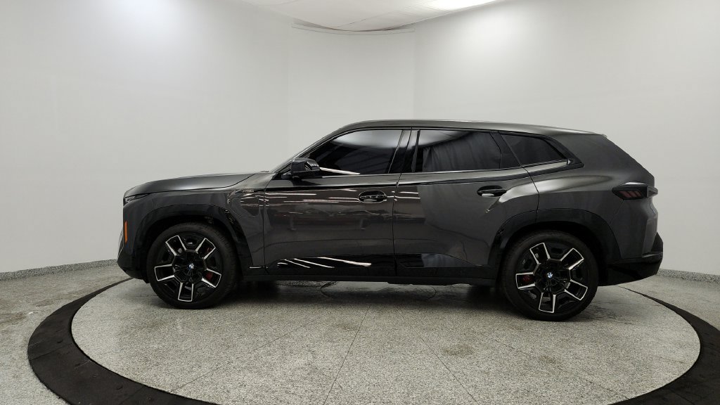 Used 2023 BMW XM AWD/4WD image 2