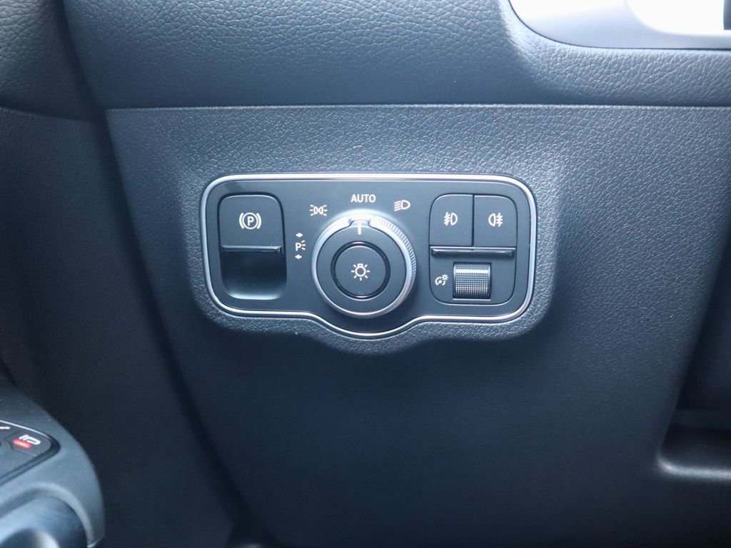 New 2026 Mercedes-Benz GLB 250 GLB 250 image 22