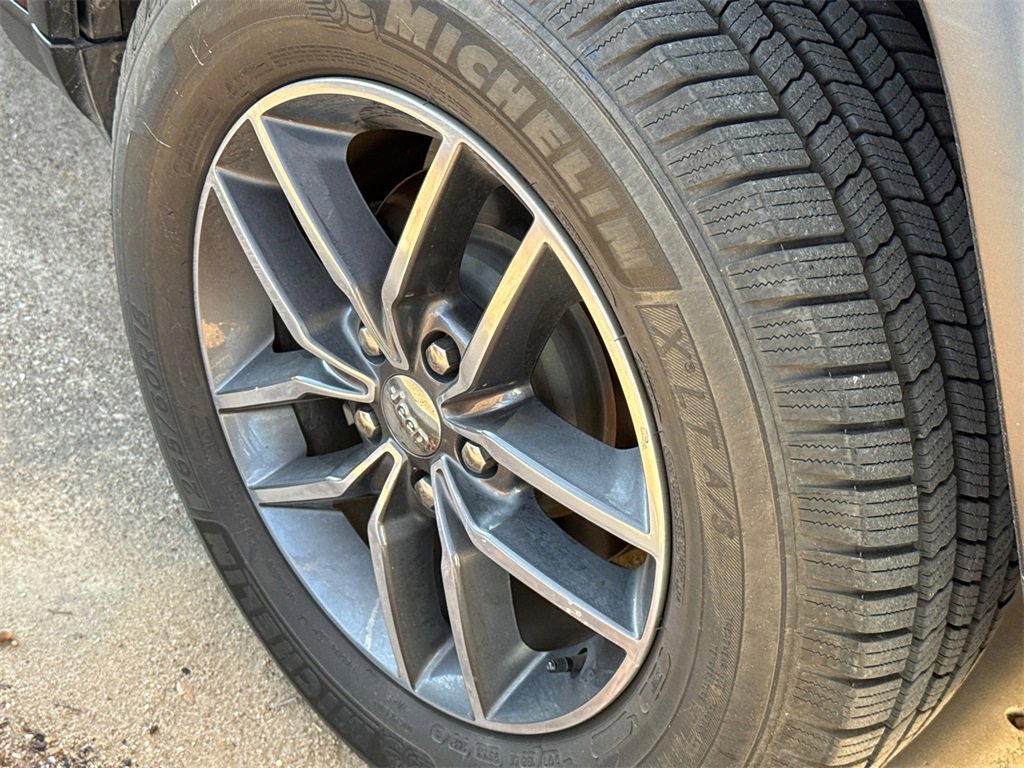 Used 2018 Jeep Grand Cherokee Limited w/ Luxury Group II image 10