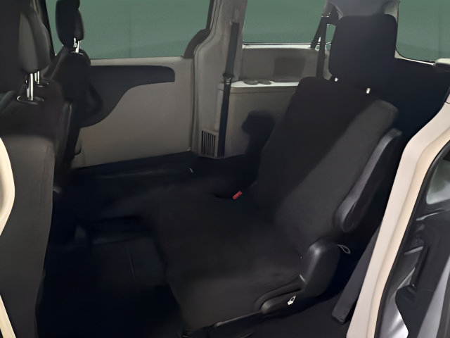 Used 2012 Dodge Grand Caravan Crew FWD image 13