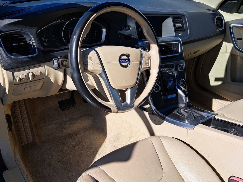 Used 2016 Volvo S60 T5 Premier image 5