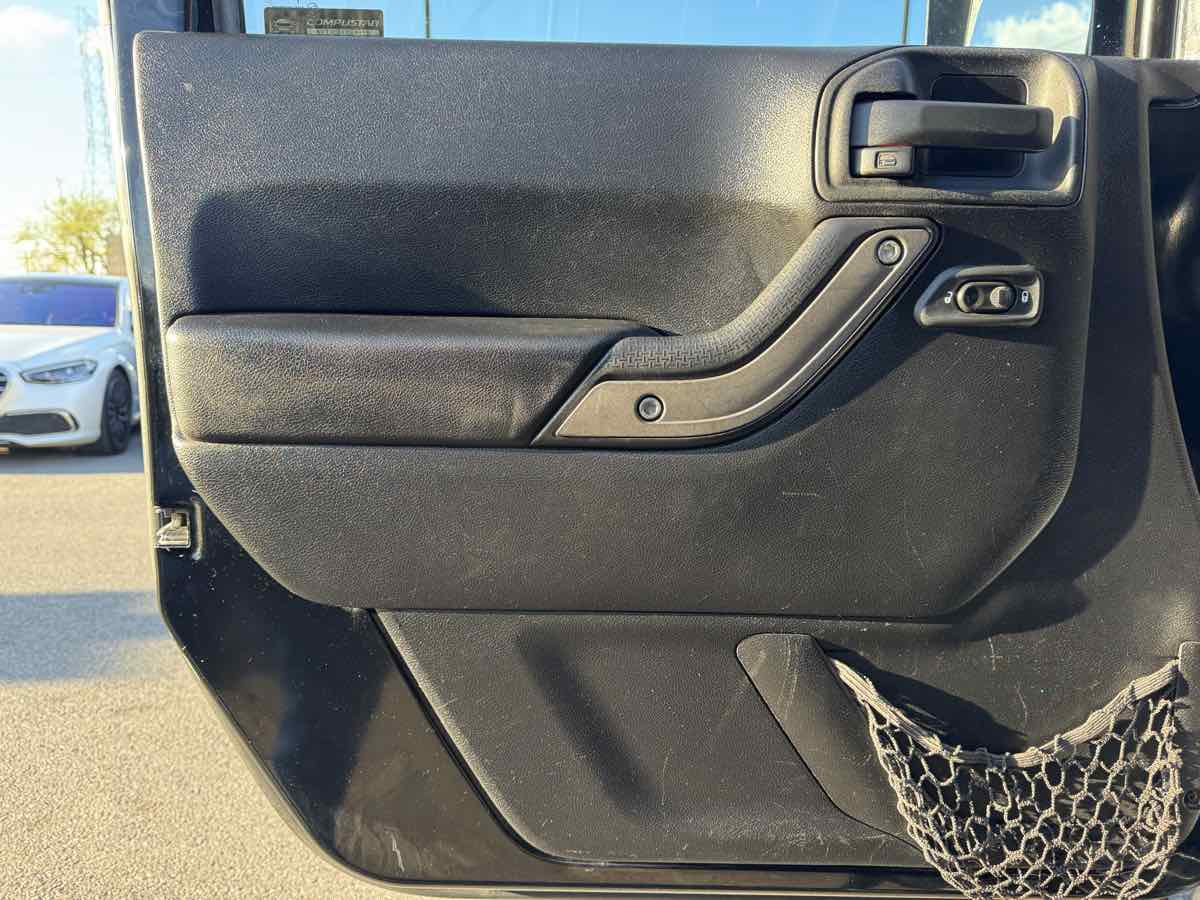 Used 2013 Jeep Wrangler Unlimited Sport AWD/4WD image 30