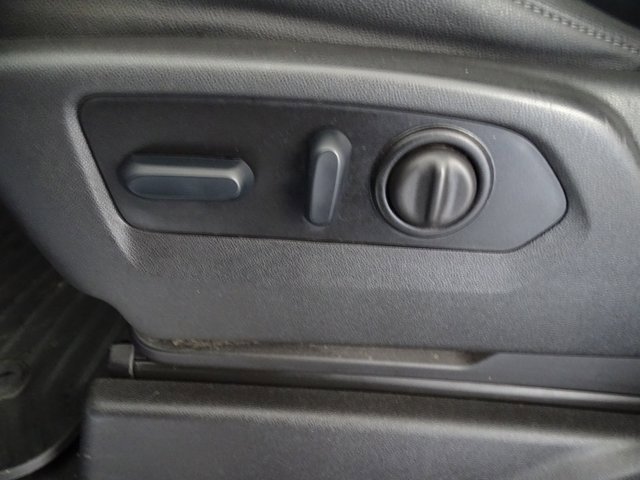 Certified 2023 GMC Sierra 3500 SLT w/ SLT Preferred Package image 3