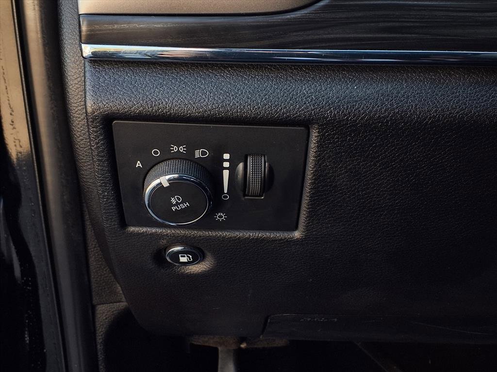 Used 2019 Jeep Grand Cherokee Limited w/ Luxury Group II image 14