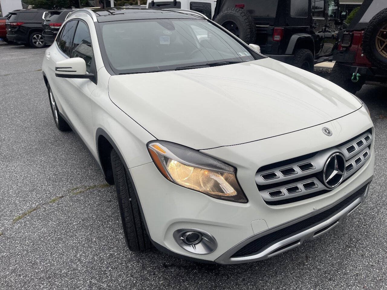 Used 2018 Mercedes-Benz GLA 250 4MATIC image 4