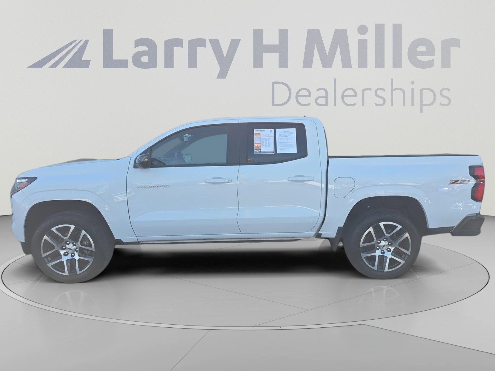 Certified 2024 Chevrolet Colorado Z71 w/ Z71 Convenience Package 2 AWD/4WD image 10