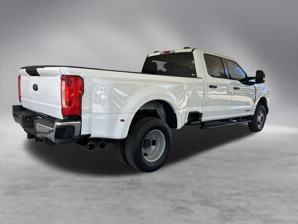 Used 2026 Ford F350 XLT AWD/4WD image 3