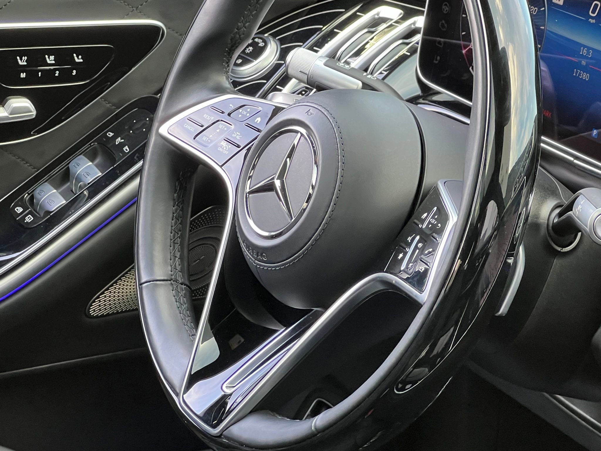 Used 2022 Mercedes-Benz S 580 4MATIC Sedan w/ Rear Seat Package image 27