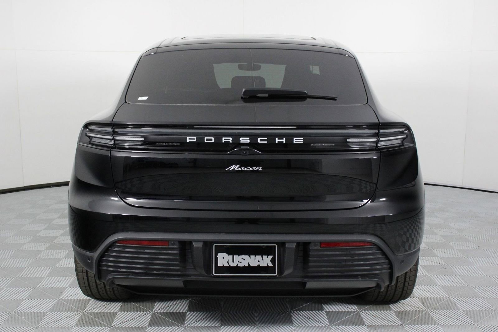 New 2026 Porsche Macan Electric RWD image 6